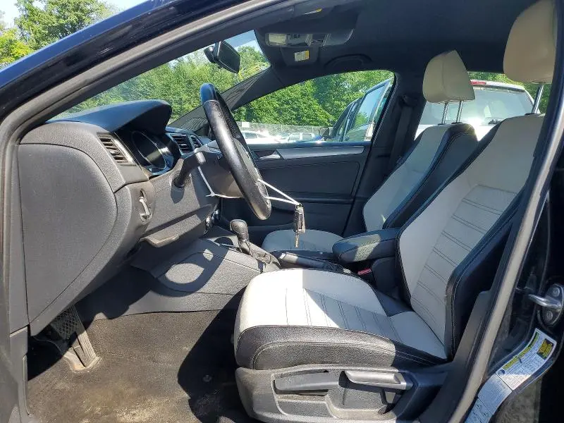 2016 VOLKSWAGEN JETTA SPORT  