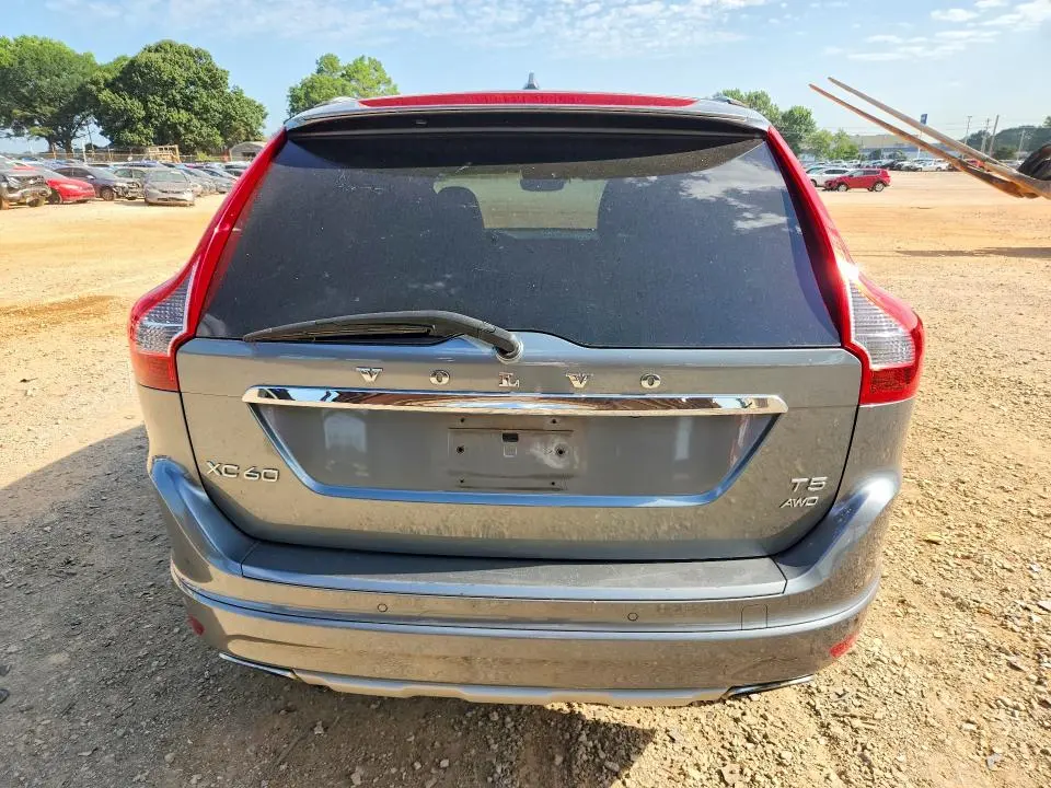 2016 VOLVO XC60 T5 PLATINUM  