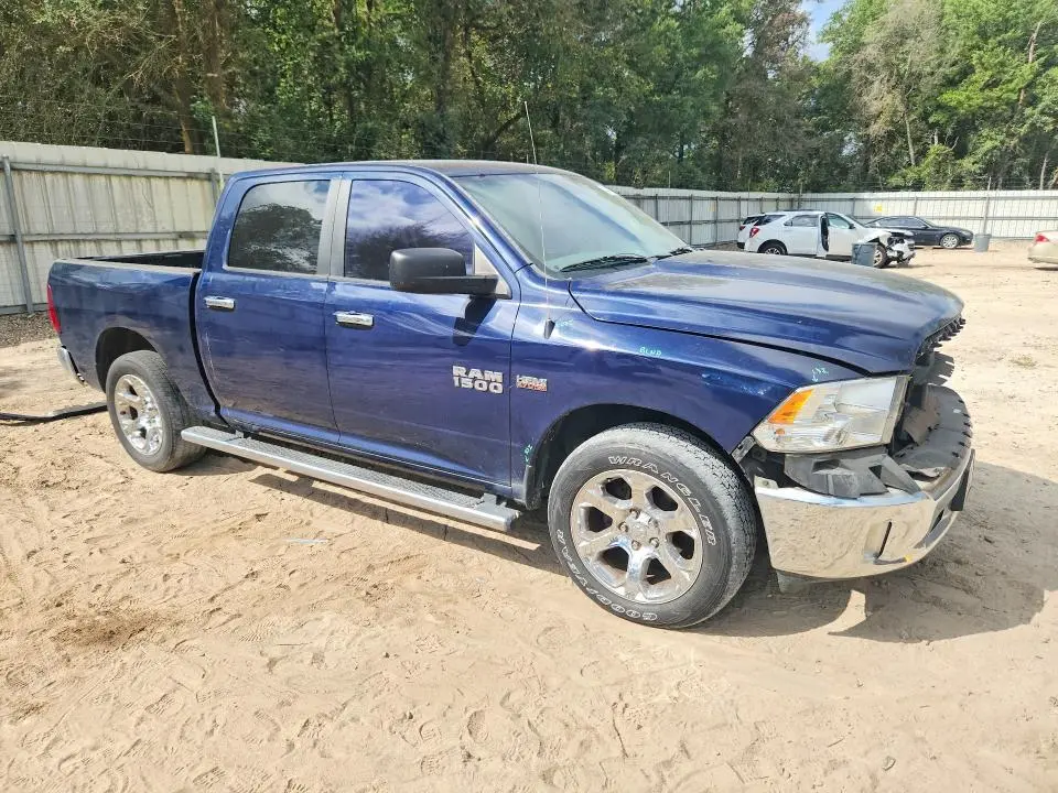 2015 RAM 1500 SLT  