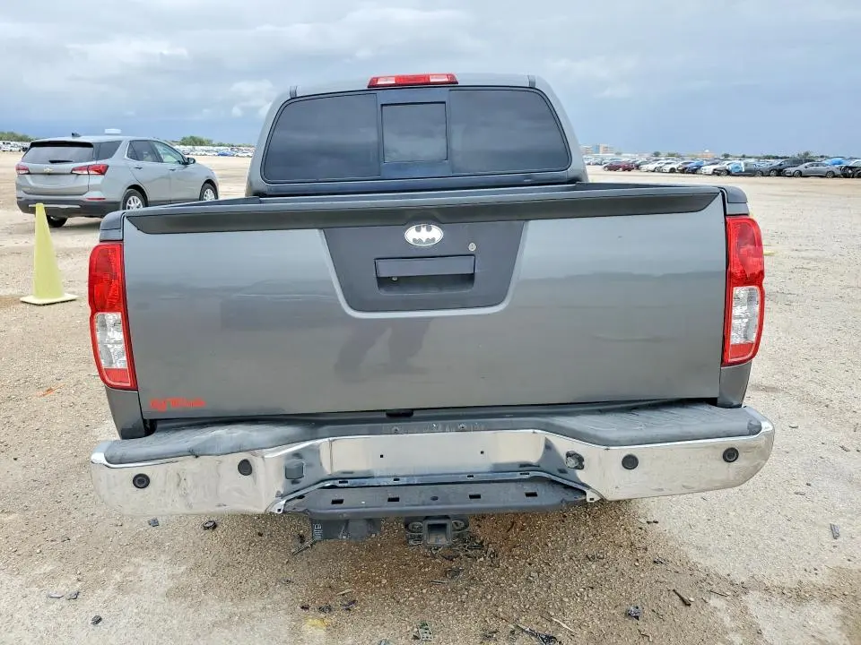 2016 NISSAN FRONTIER SV  