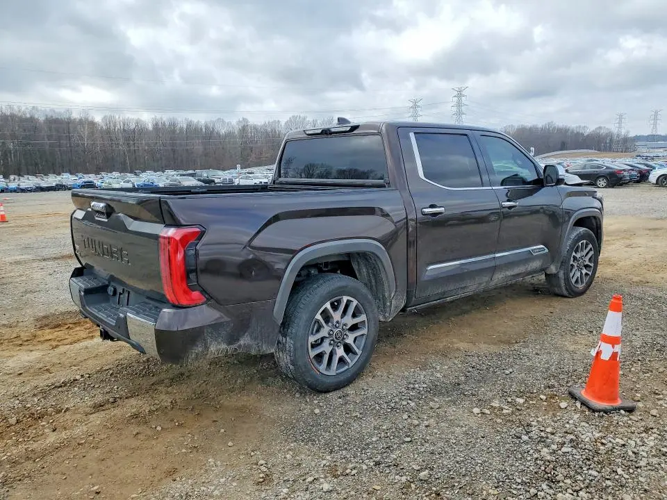 2023 TOYOTA TUNDRA CREWMAX PLATINUM  