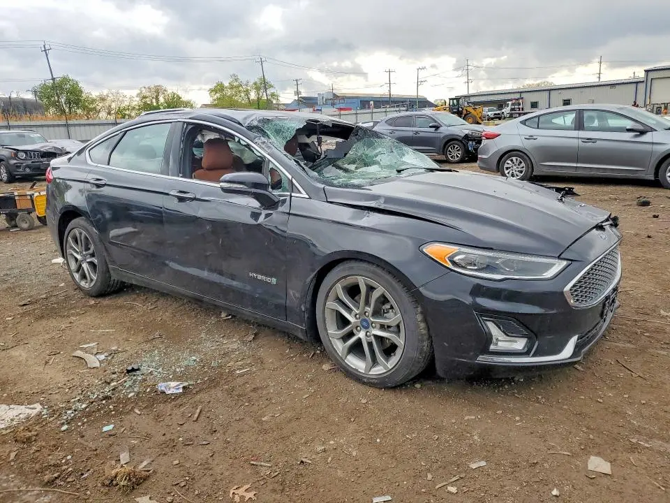 2019 FORD FUSION TITANIUM  