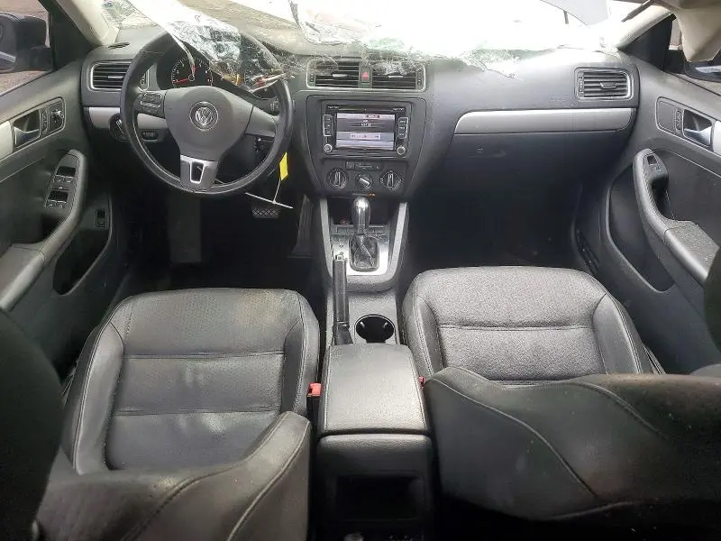 2013 VOLKSWAGEN JETTA SE  