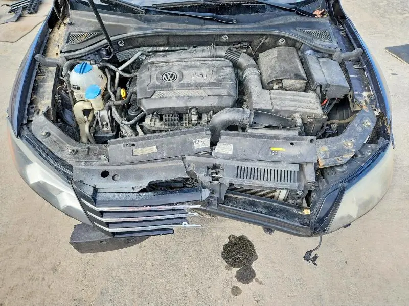 2015 VOLKSWAGEN PASSAT S  