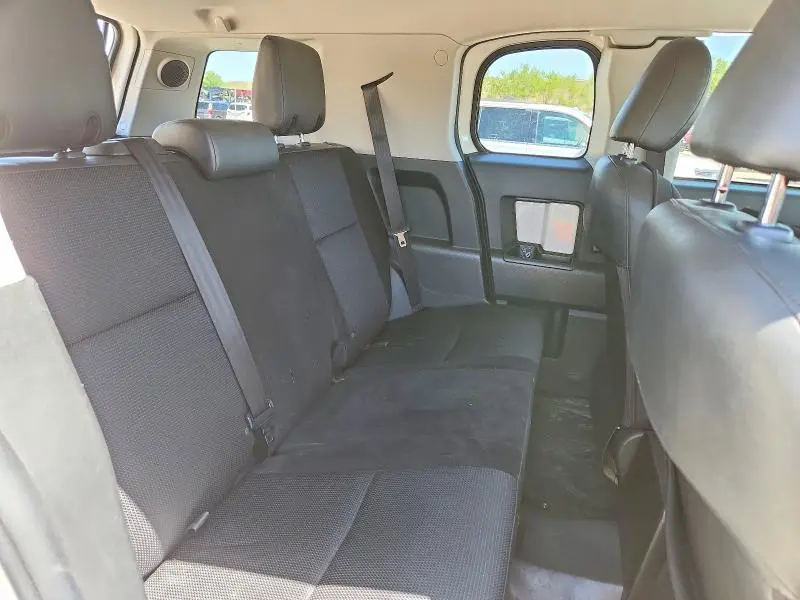 2011 TOYOTA FJ CRUISER BASE  