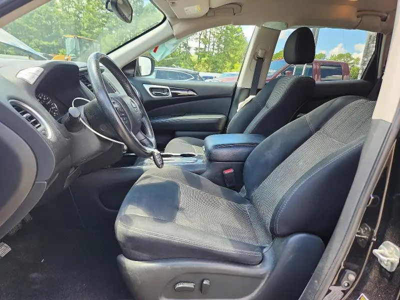 2019 NISSAN PATHFINDER SV  