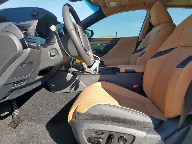 2025 LEXUS ES 300H BASE  