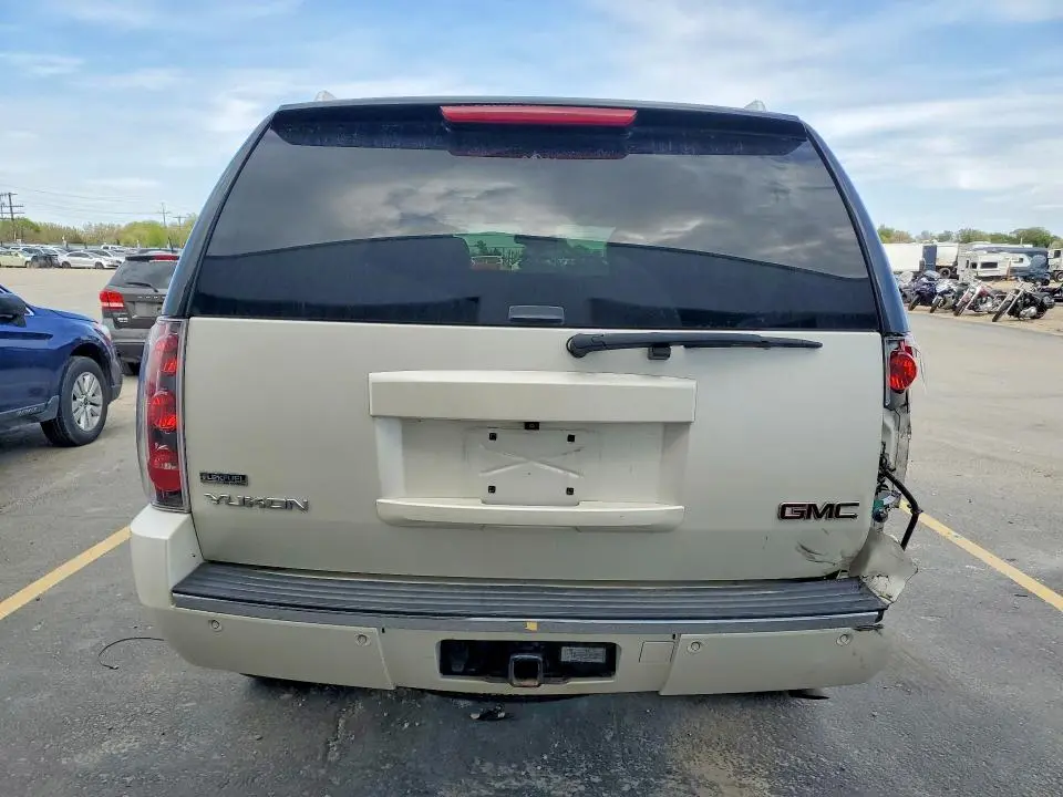 2011 GMC YUKON DENALI  