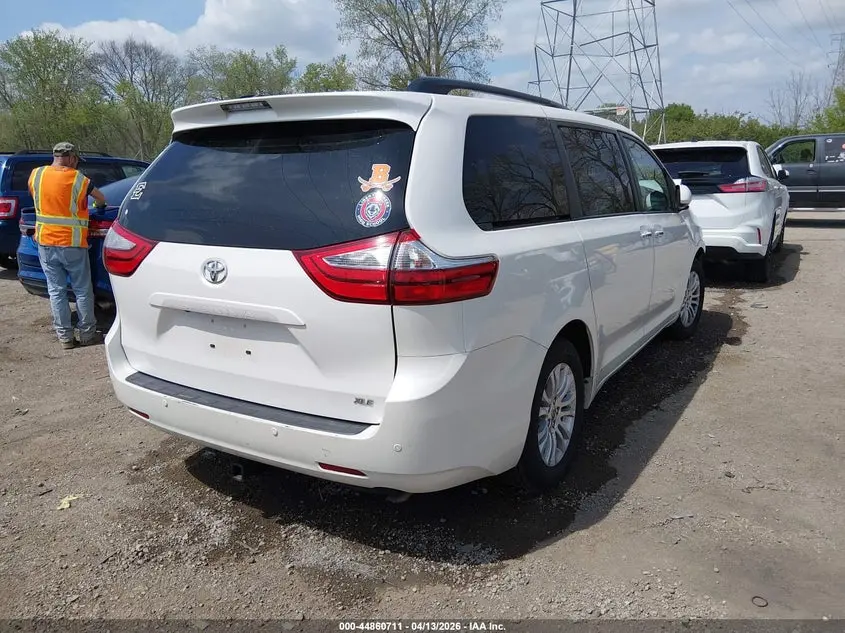 2016 TOYOTA SIENNA XLE PREMIUM 8 PASSENGER