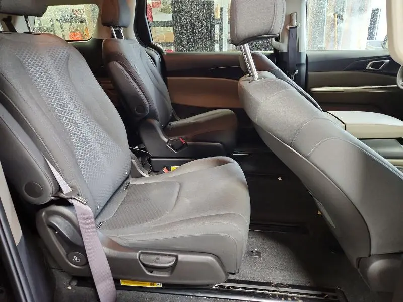 2026 KIA CARNIVAL LX  