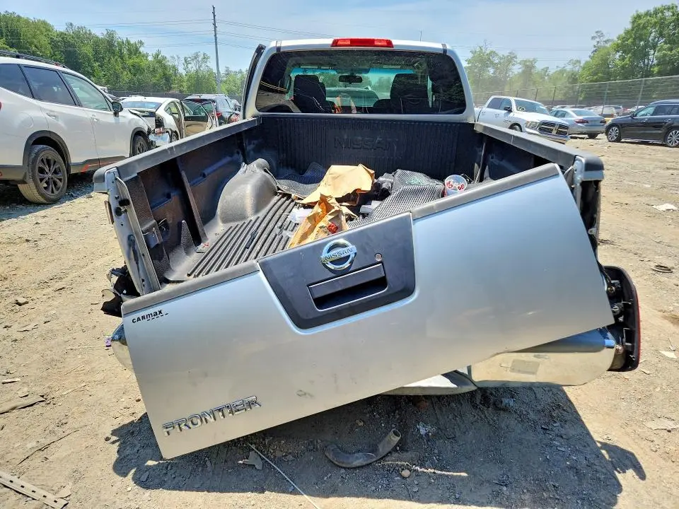 2010 NISSAN FRONTIER XE  