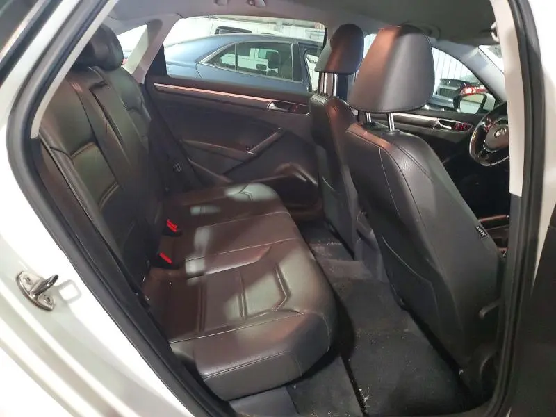 2017 VOLKSWAGEN PASSAT R-LINE  