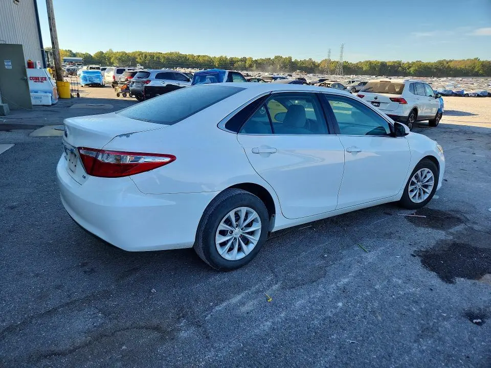 2016 TOYOTA CAMRY LE  