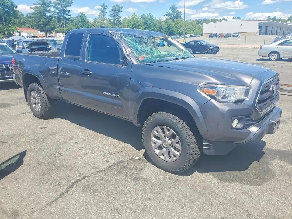 2017 TOYOTA TACOMA SR5 V6  