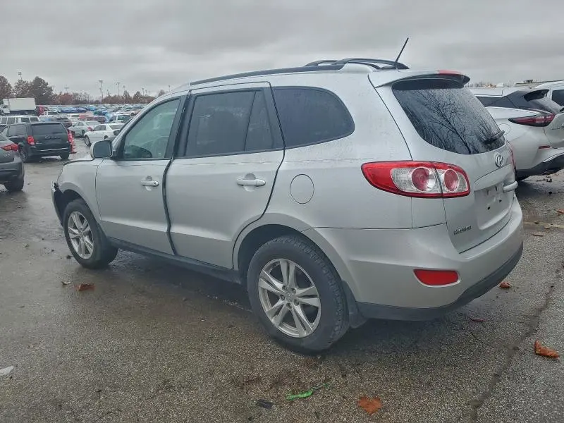 2011 HYUNDAI SANTA FE SE  