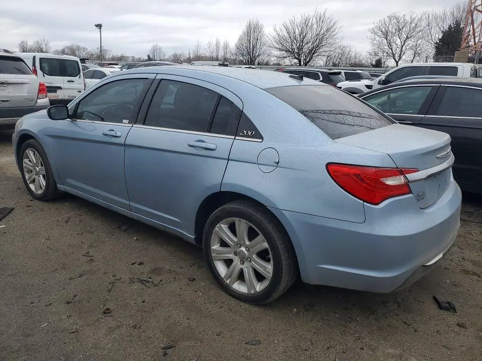 2013 CHRYSLER 200 LX  