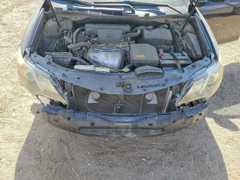 2014 TOYOTA CAMRY SE  