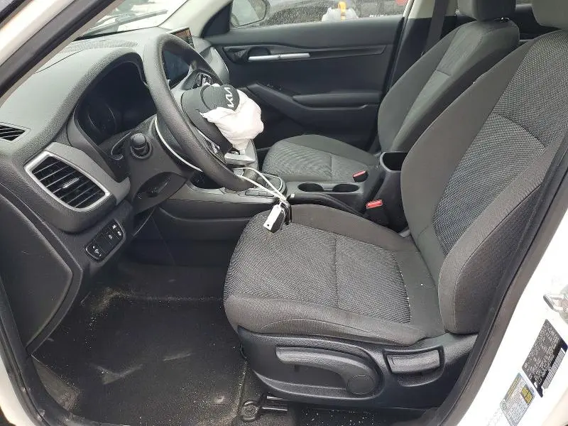 2022 KIA SELTOS LX  