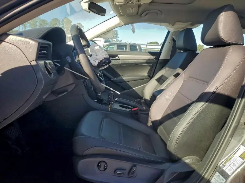 2021 VOLKSWAGEN PASSAT SE  