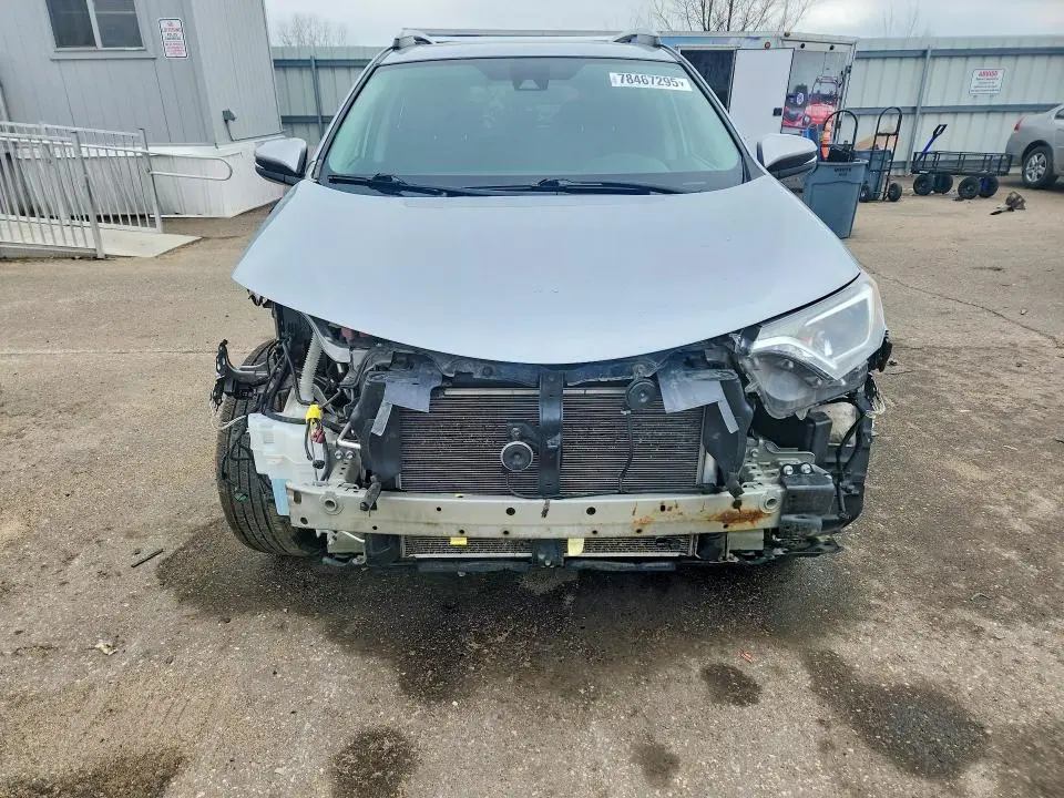 2017 TOYOTA RAV4 XLE  