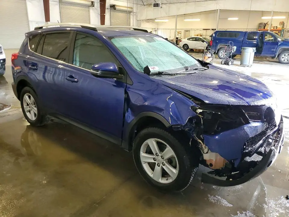 2014 TOYOTA RAV4 XLE  