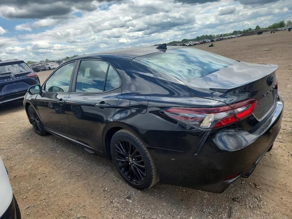 2022 TOYOTA CAMRY SE NIGHTSHADE  