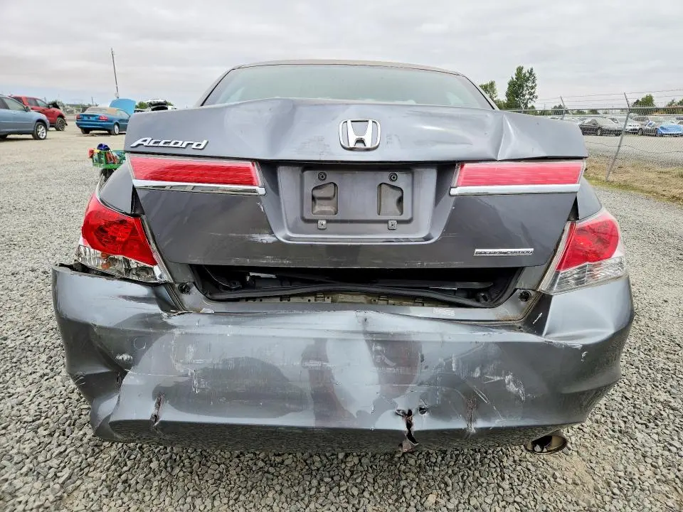 2011 HONDA ACCORD SE  