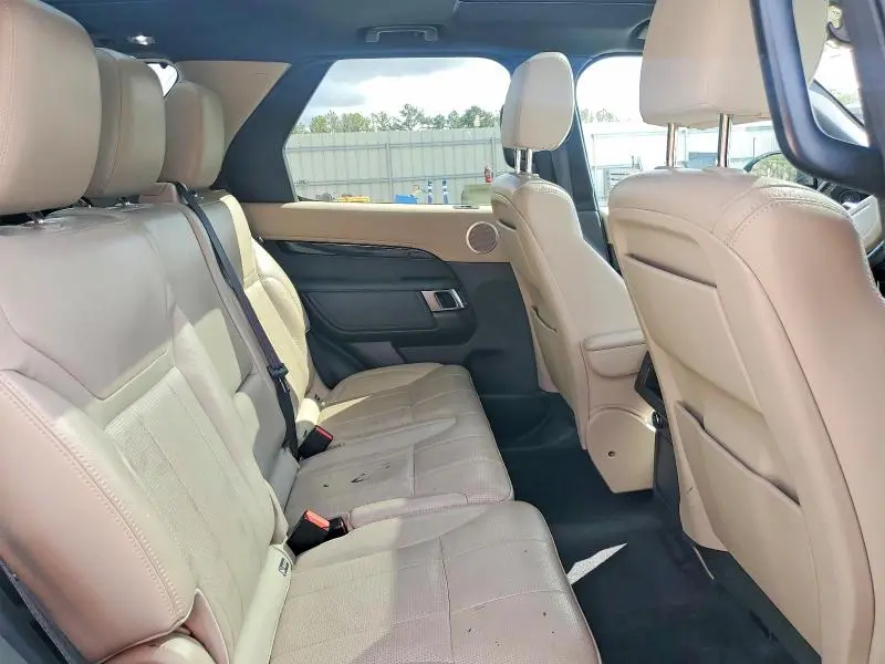 2017 LAND ROVER DISCOVERY SE  