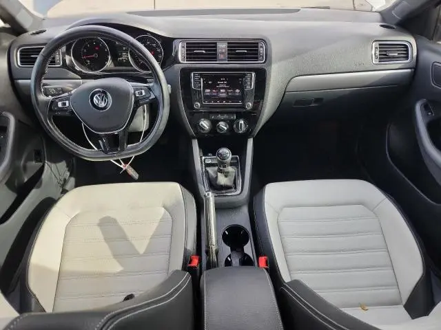 2016 VOLKSWAGEN JETTA SPORT  