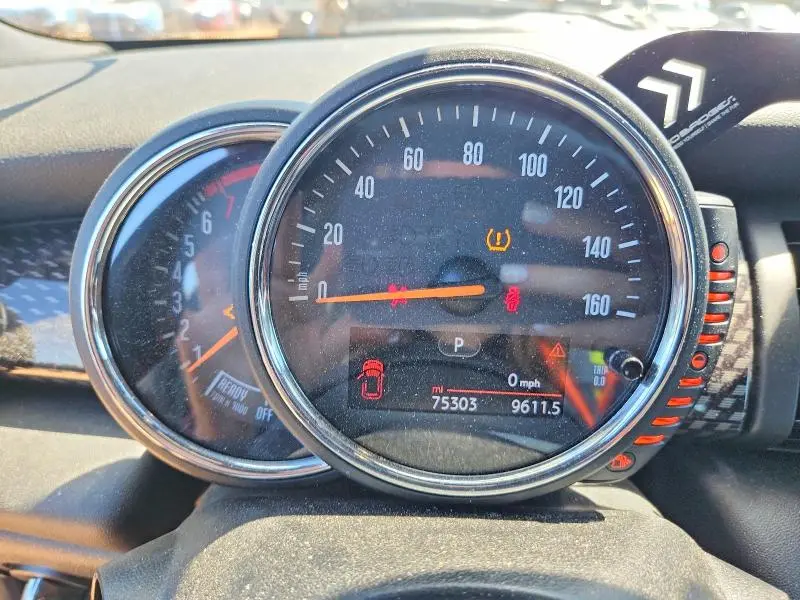 2017 MINI COOPER S  