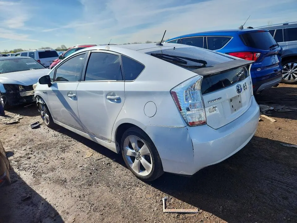 2010 TOYOTA PRIUS V  