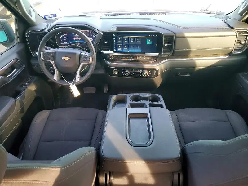 2024 CHEVROLET SILVERADO C1500 LT  