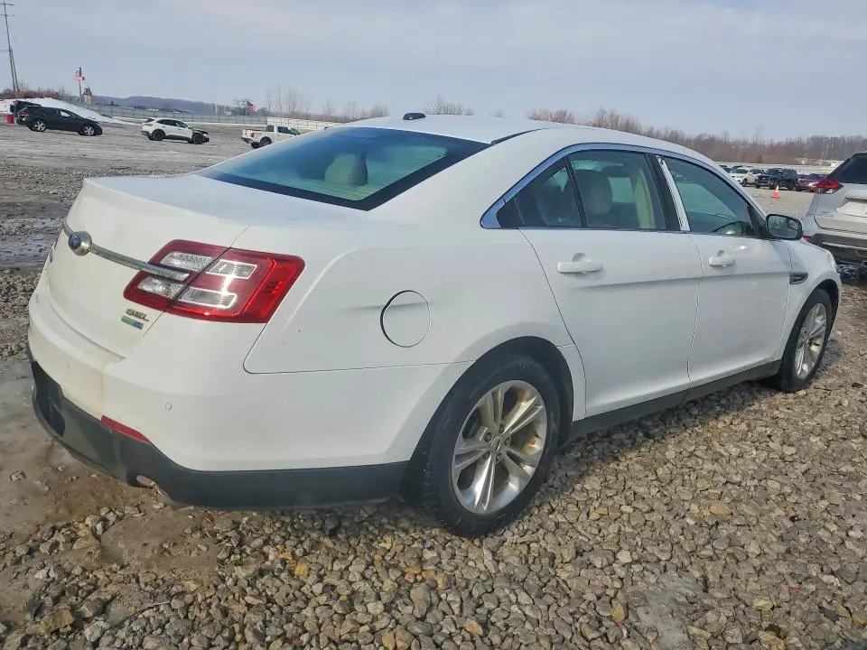2017 FORD TAURUS SEL  