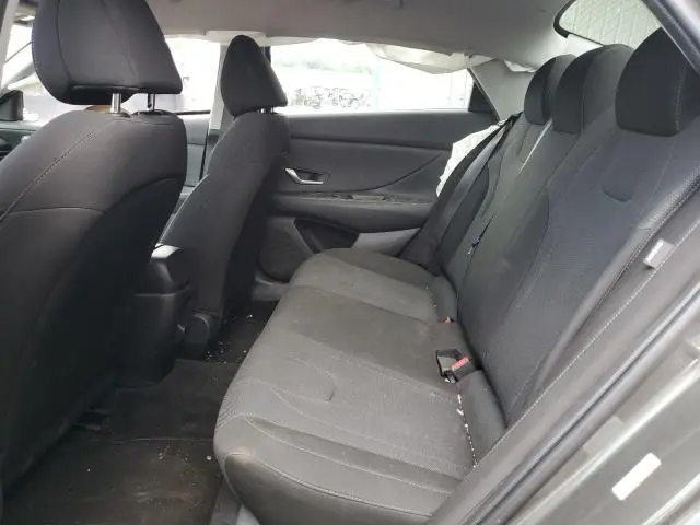 2024 HYUNDAI ELANTRA SE  