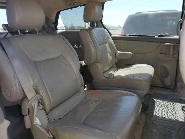 2010 TOYOTA SIENNA XLE  