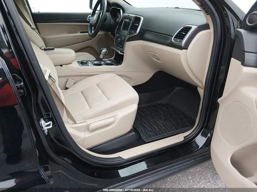 2019 JEEP GRAND CHEROKEE LAREDO E 4X4