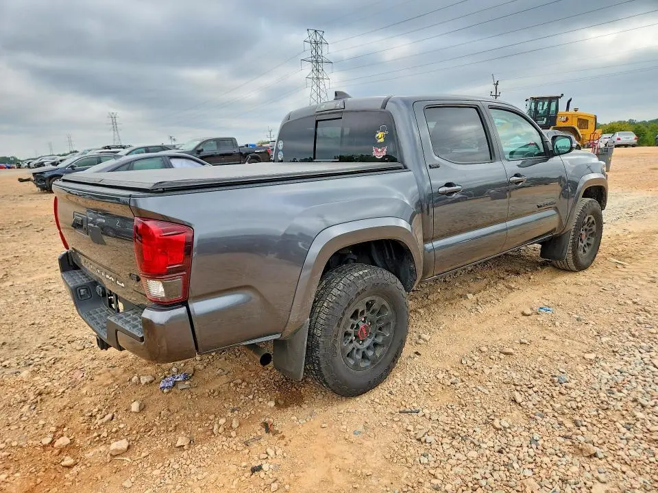 2022 TOYOTA TACOMA SR5 V6  