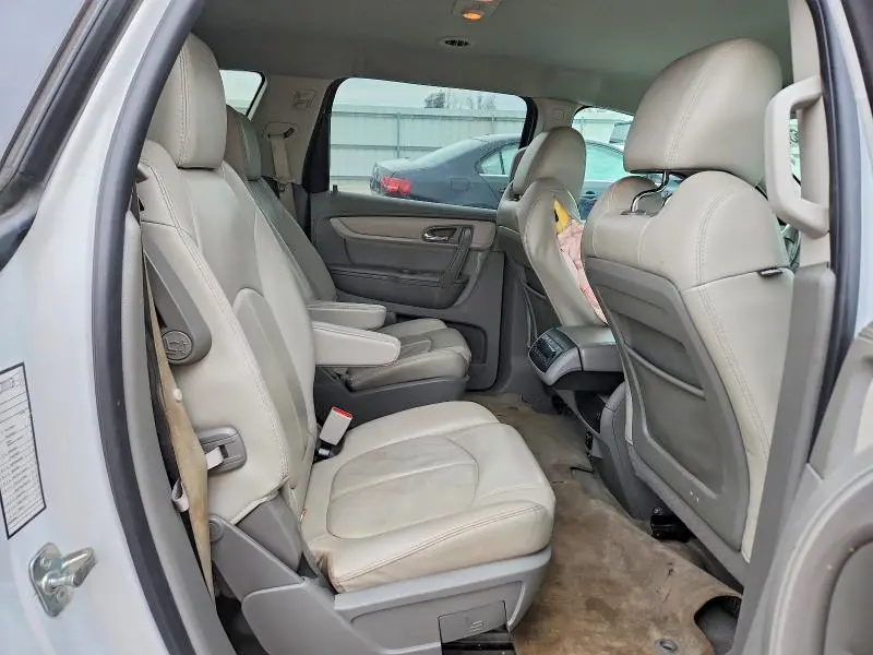 2016 CHEVROLET TRAVERSE LT  