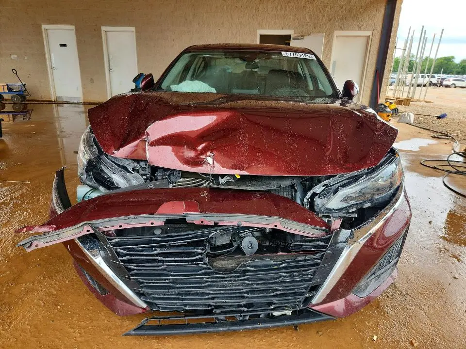 2023 NISSAN ALTIMA SV  