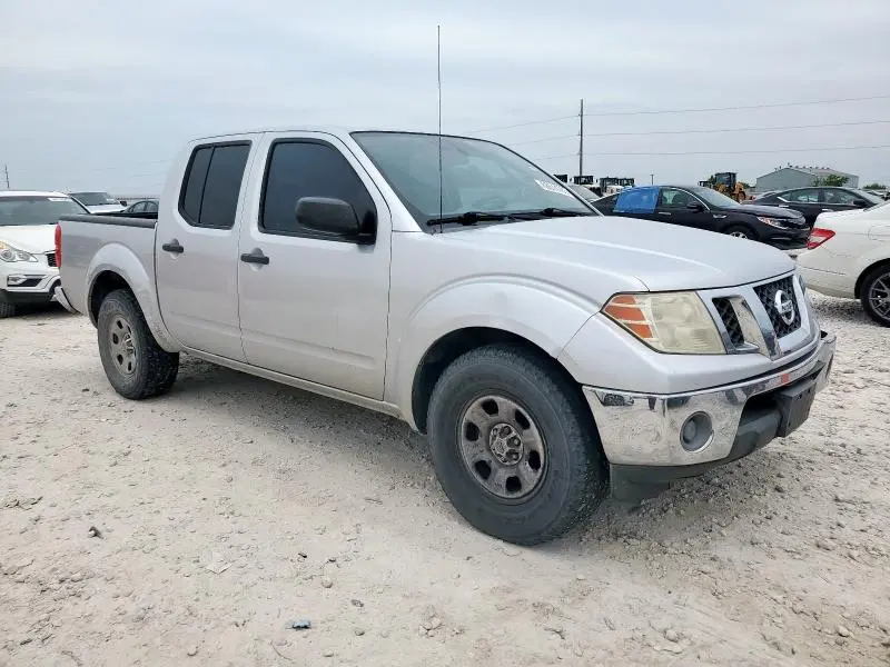 2010 NISSAN FRONTIER CREW CAB SE  