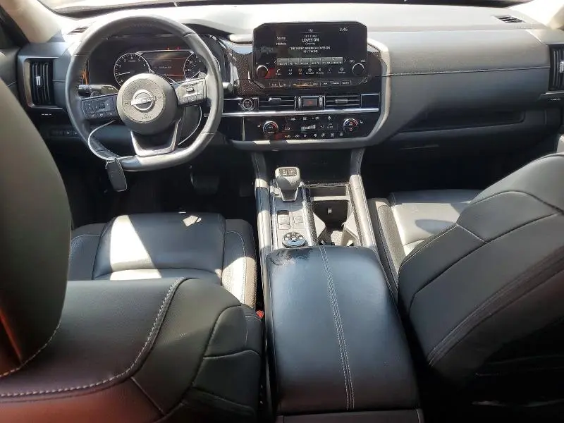 2023 NISSAN PATHFINDER SL  