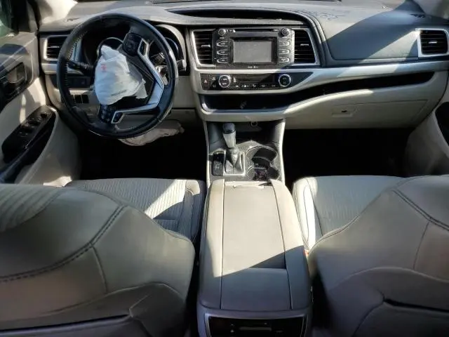 2015 TOYOTA HIGHLANDER LE  