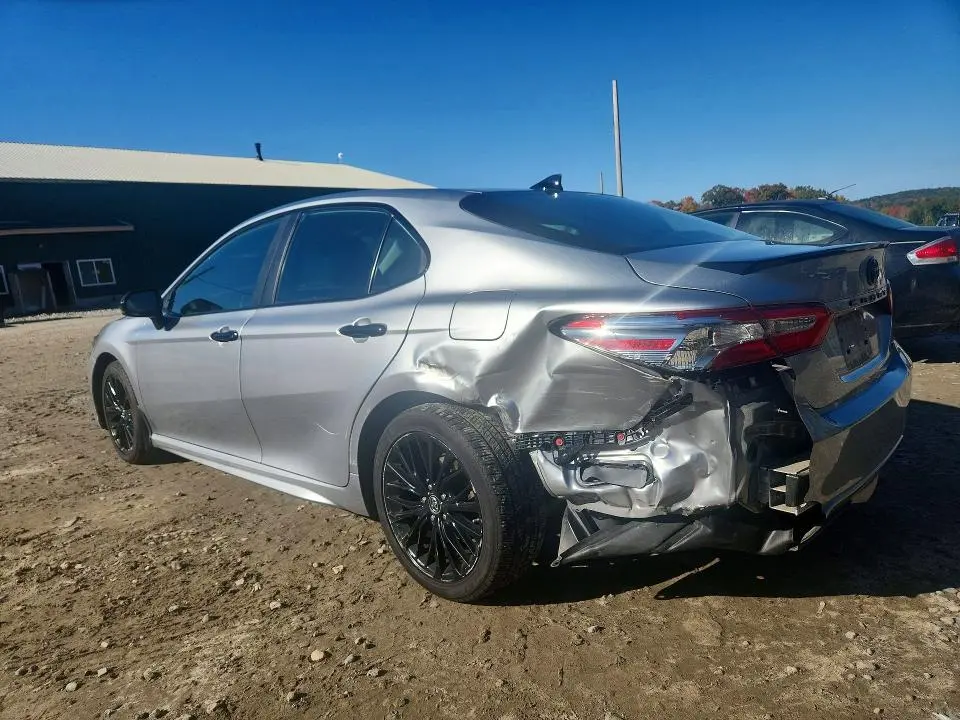 2019 TOYOTA CAMRY SE  