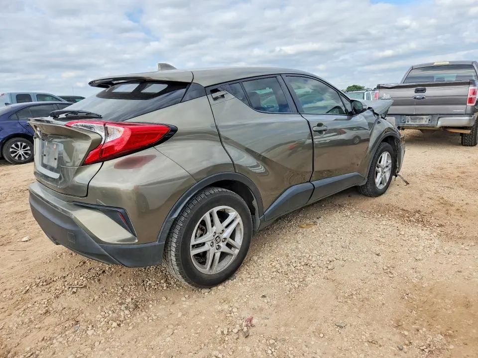 2021 TOYOTA C-HR LE  