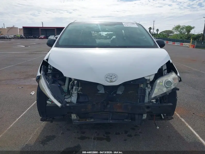 2013 TOYOTA SIENNA L V6 7 PASSENGER