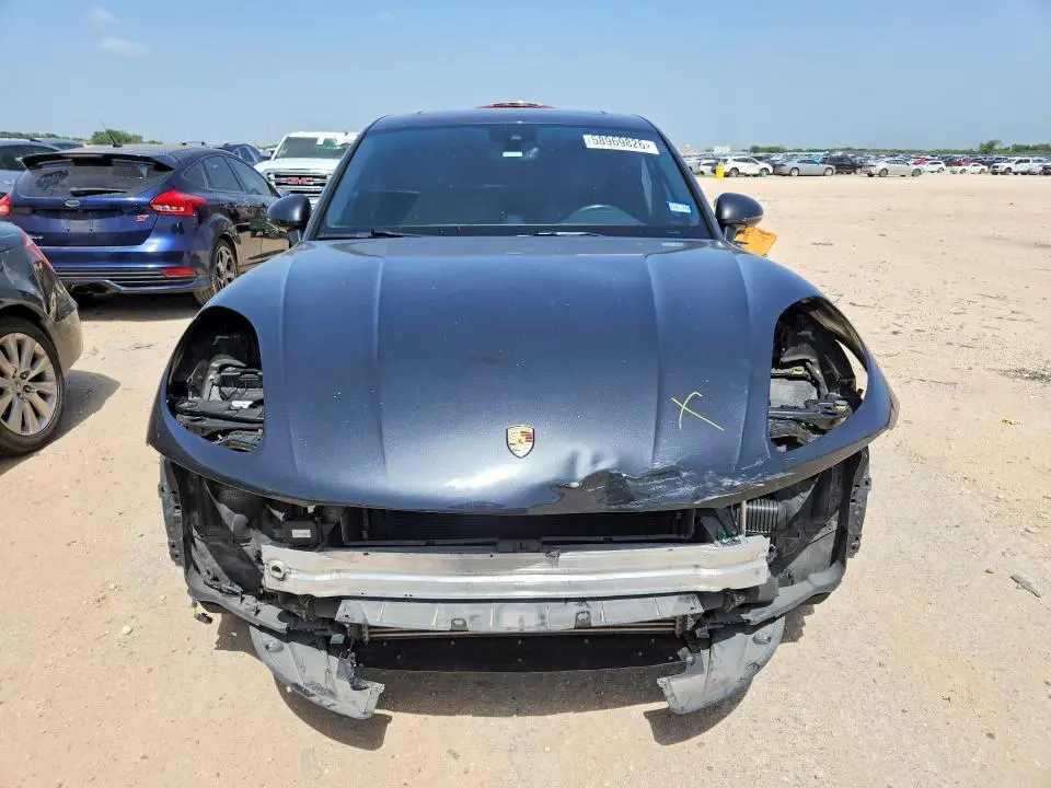 2019 PORSCHE MACAN   