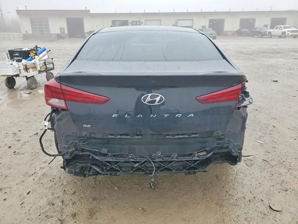 2019 HYUNDAI ELANTRA SE  