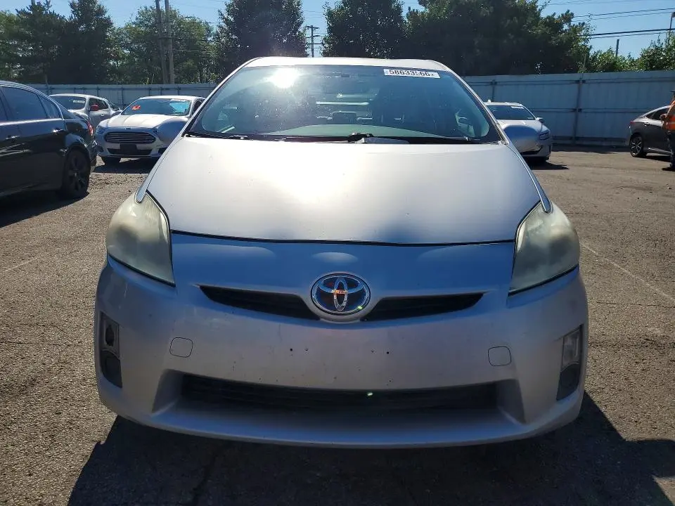 2010 TOYOTA PRIUS III  