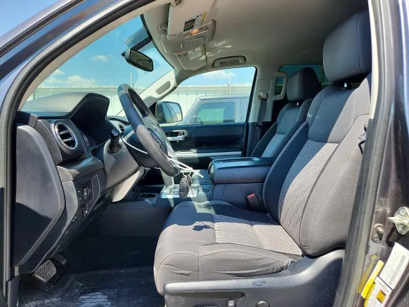 2017 TOYOTA TUNDRA CREWMAX SR5  