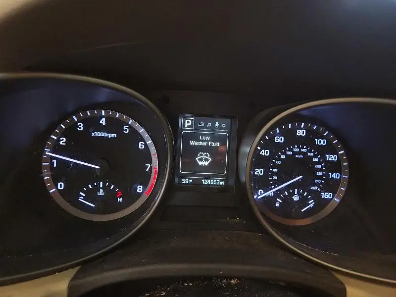2018 HYUNDAI SANTA FE SE  
